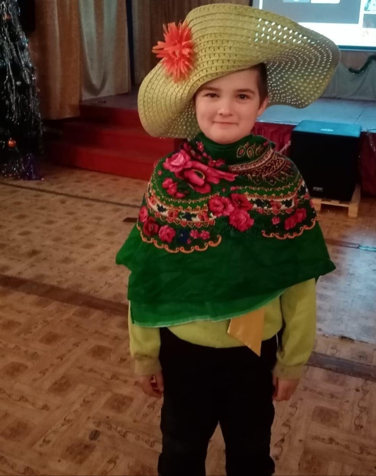 «Новогодние забавы у елки».